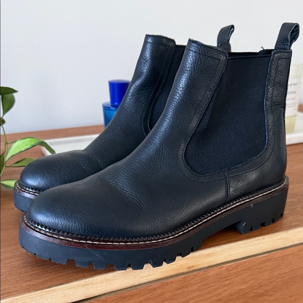Women’s Caslon Black Leather Chelsea Boots